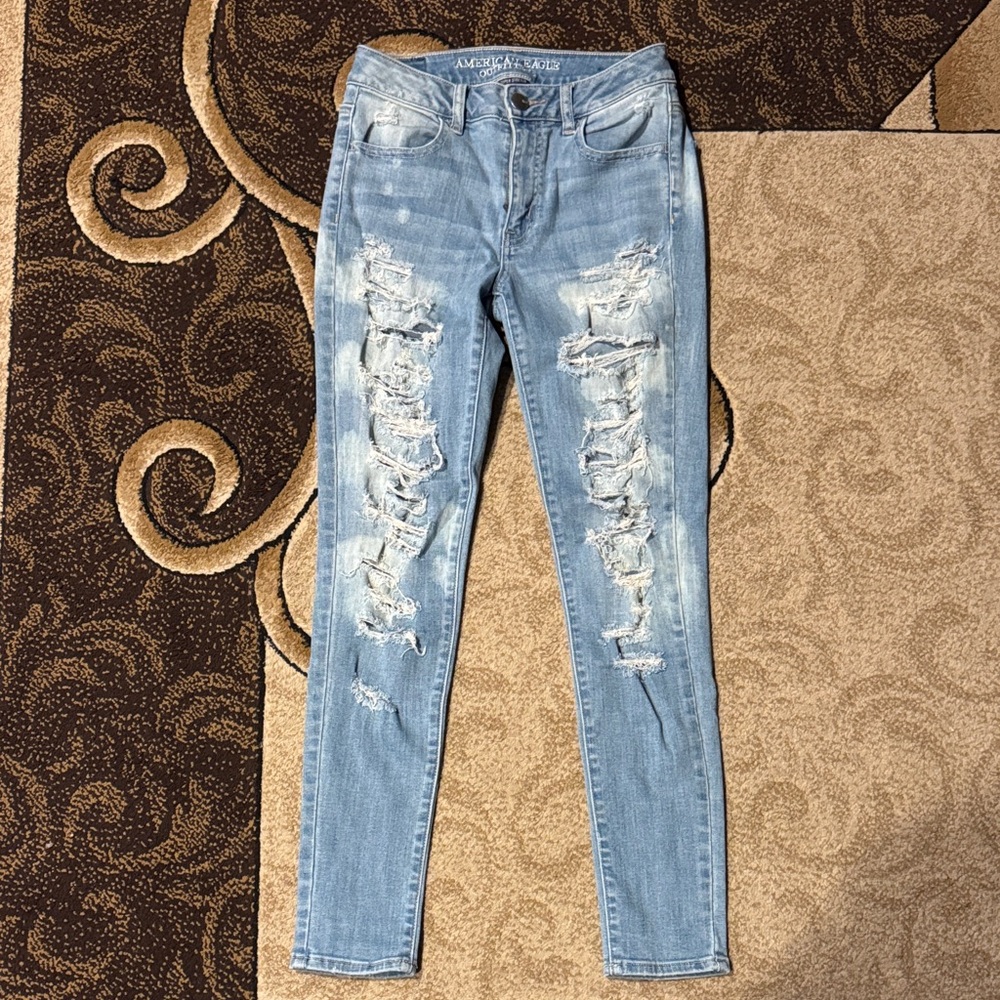 American Eagle Outfitters Light Blue Distressed Skinny Jeans